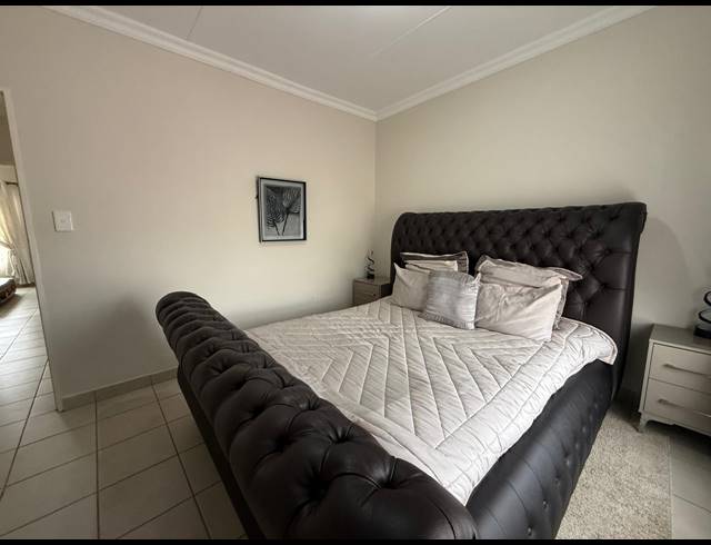 3 BEDROOM TOWNHOUSE FOR SALE IN WATERVAL EAST
